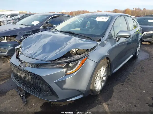 JTDVPMAE1MJ132767 2021 TOYOTA COROLLA - Image 2