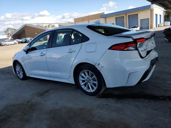 JTDVPMAE1MJ146703 2021 TOYOTA COROLLA - Image 2