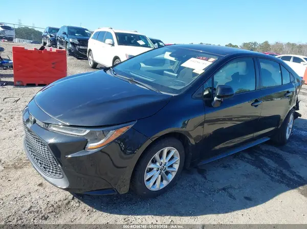 JTDVPMAE2MJ135306 2021 TOYOTA COROLLA - Image 2