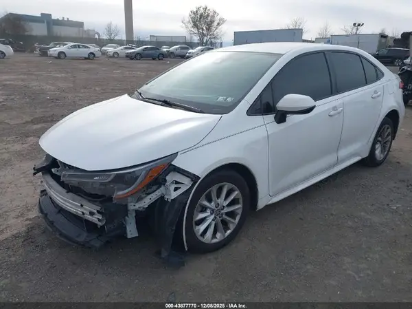 JTDVPMAE2N3012157 2022 TOYOTA COROLLA - Image 2
