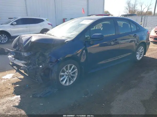 JTDVPMAE3MJ132785 2021 TOYOTA COROLLA - Image 2