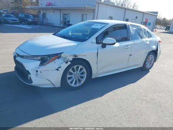JTDVPMAE4MJ121472 2021 TOYOTA COROLLA - Image 2