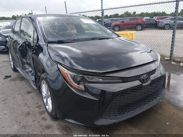 JTDVPMAE4MJ156285 2021 TOYOTA COROLLA - Image 1