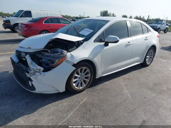 JTDVPMAE4N3001256 2022 TOYOTA COROLLA - Image 2
