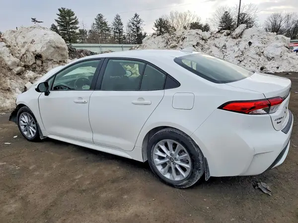 JTDVPMAE4N3013214 2022 TOYOTA COROLLA - Image 2