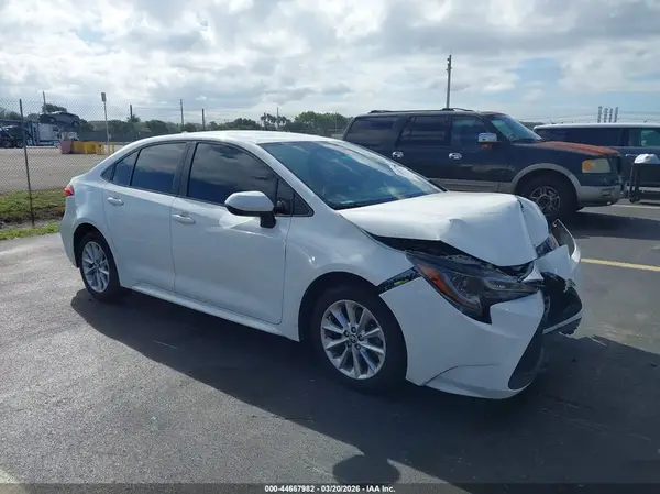 JTDVPMAE5MJ154867 2021 TOYOTA COROLLA - Image 1