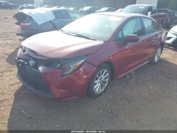 JTDVPMAE5NJ208377 2022 TOYOTA COROLLA - Image 2