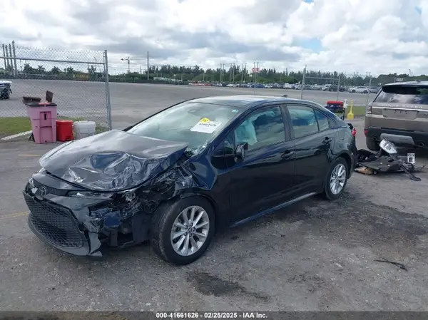 JTDVPMAE5NJ211389 2022 TOYOTA COROLLA - Image 2