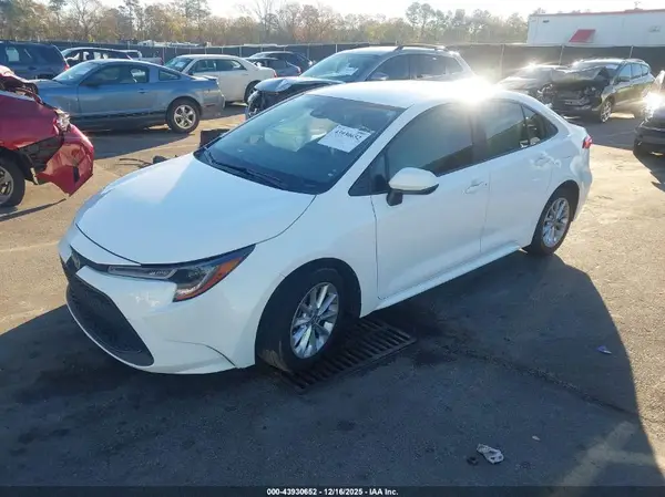 JTDVPMAE6MJ122557 2021 TOYOTA COROLLA - Image 2