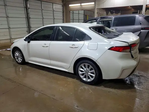 JTDVPMAE6MJ122588 2021 TOYOTA COROLLA - Image 2