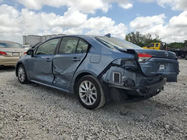 JTDVPMAE6MJ136717 2021 TOYOTA COROLLA - Image 2