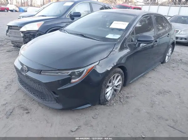 JTDVPMAE6MJ142761 2021 TOYOTA COROLLA - Image 2