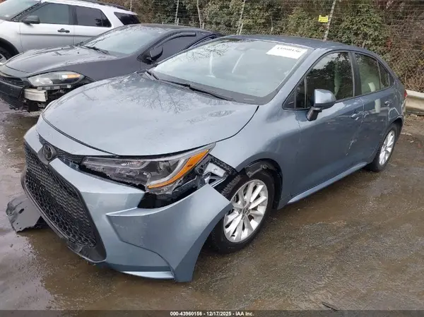 JTDVPMAE6N3011268 2022 TOYOTA COROLLA - Image 2