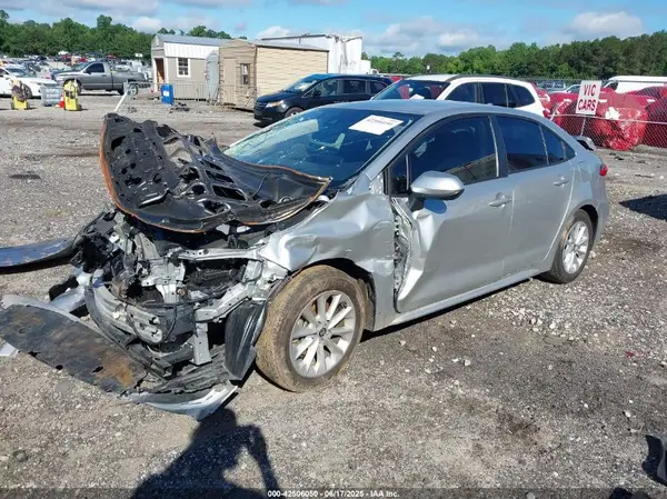 JTDVPMAE6NJ223776 2022 TOYOTA COROLLA - Image 2