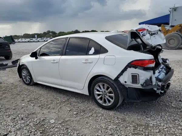 JTDVPMAE7MJ121532 2021 TOYOTA COROLLA - Image 2