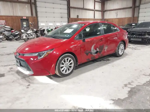 JTDVPMAE7MJ177275 2021 TOYOTA COROLLA - Image 2