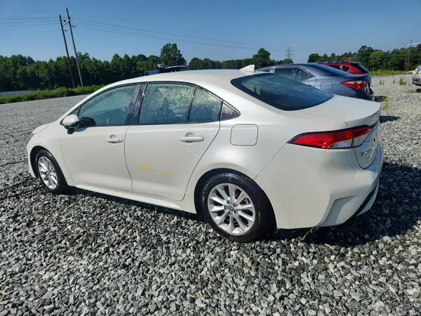 JTDVPMAE8MJ122320 2021 TOYOTA COROLLA - Image 2
