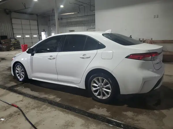 JTDVPMAE8MJ133219 2021 TOYOTA COROLLA - Image 2