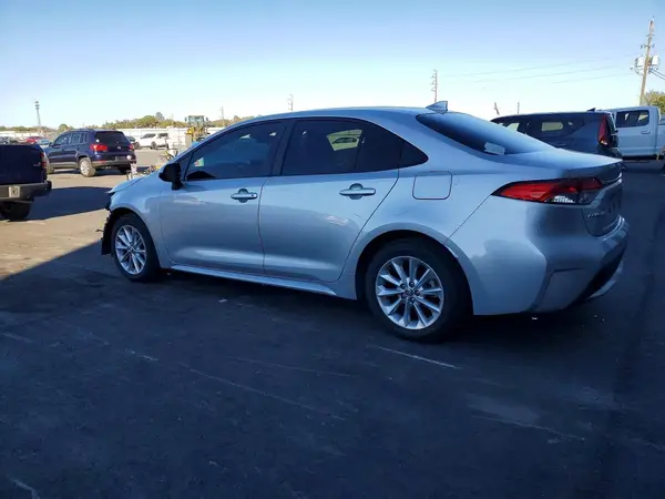 JTDVPMAE8MJ141045 2021 TOYOTA COROLLA - Image 2