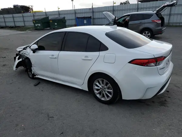 JTDVPMAE8MJ161571 2021 TOYOTA COROLLA - Image 2