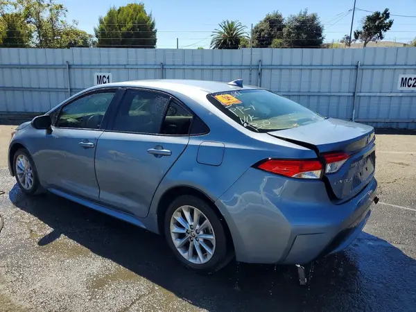 JTDVPMAE8MJ166544 2021 TOYOTA COROLLA - Image 2