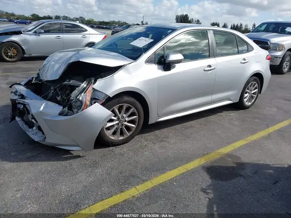 JTDVPMAE9MJ120754 2021 TOYOTA COROLLA - Image 2