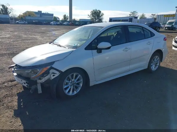 JTDVPMAE9MJ131186 2021 TOYOTA COROLLA - Image 2