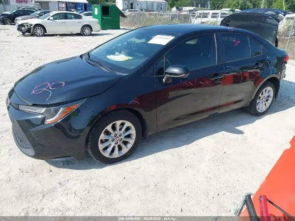 JTDVPMAEXMJ135487 2021 TOYOTA COROLLA - Image 2