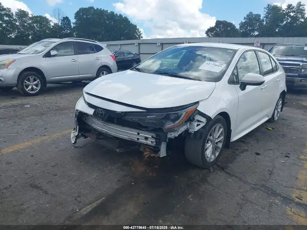 JTDVPMAEXMJ136154 2021 TOYOTA COROLLA - Image 2