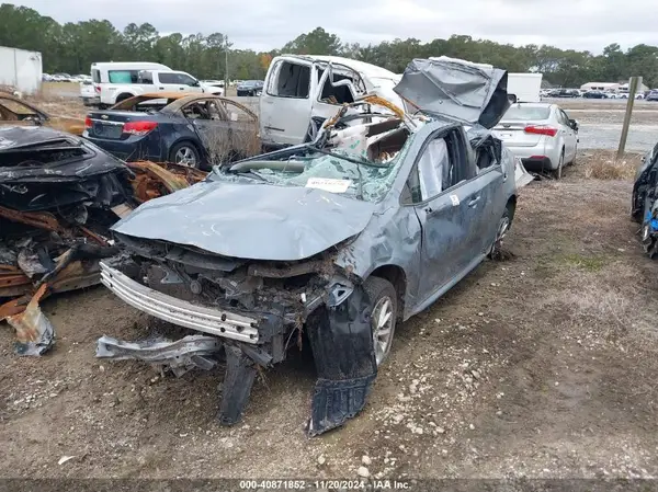 JTDVPMAEXMJ167226 2021 TOYOTA COROLLA - Image 2