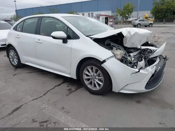 JTDVPRAE8LJ102399 2020 TOYOTA COROLLA - Image 1