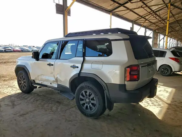JTEABFAJXSK040128 2025 TOYOTA LAND CRUISER - Image 2