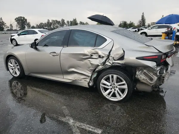 JTHA81F20M5043546 2021 LEXUS IS - Image 2