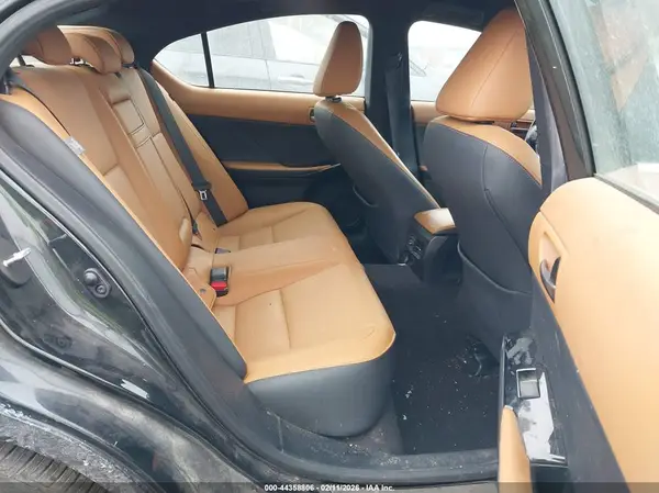 JTHA81F27M5045424 2021 LEXUS IS - Image 8