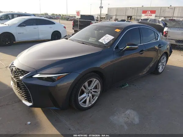 JTHA81F29M5046686 2021 LEXUS IS - Image 2