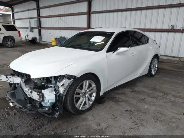 JTHAA1D20N5118884 2022 LEXUS IS - Image 2