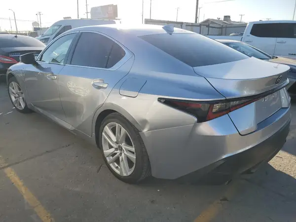 JTHAA1D21N5119087 2022 LEXUS IS - Image 2