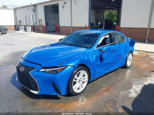 JTHAA1D25M5117826 2021 LEXUS IS - Image 2
