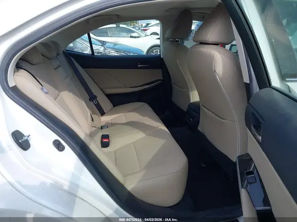JTHAA1D29L5102289 2020 LEXUS IS - Image 8