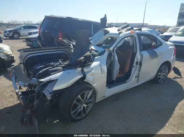 JTHAA1D2XL5108862 2020 LEXUS IS - Image 2