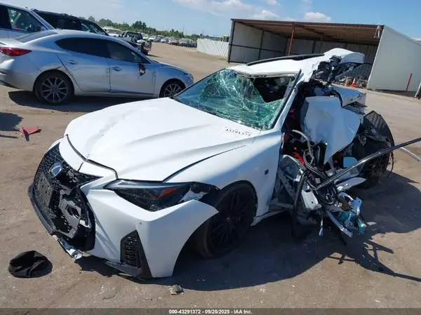 JTHAP1D23R5005712 2024 LEXUS IS - Image 2