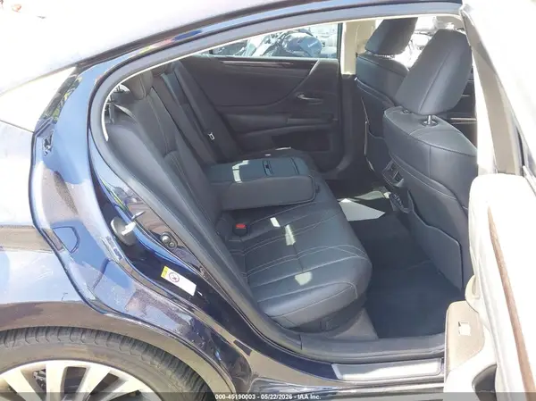 JTHB21B10K2038476 2019 LEXUS ES - Image 8
