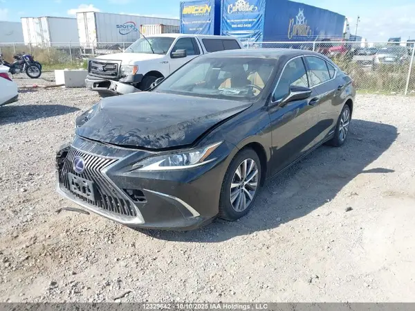 JTHB21B10K2049140 2019 LEXUS ES - Image 2