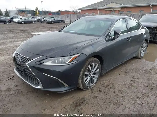 JTHB21B11K2035568 2019 LEXUS ES - Image 2