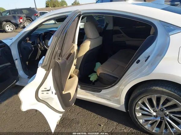 JTHB21B11K2035716 2019 LEXUS ES - Image 8