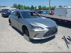 JTHB21B11K2042097 2019 LEXUS ES