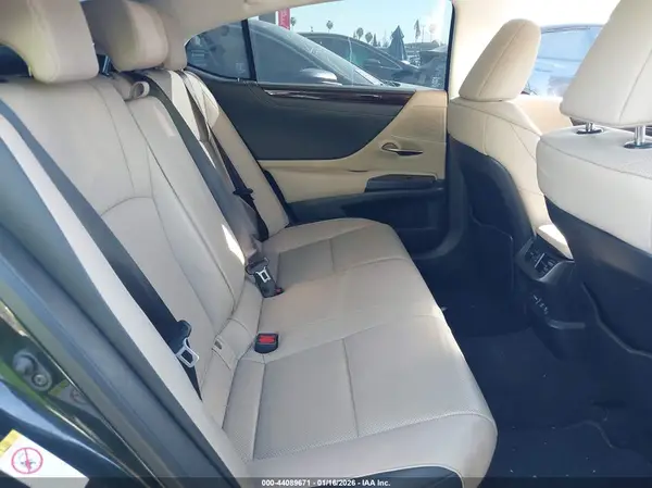 JTHB21B12K2035949 2019 LEXUS ES - Image 8