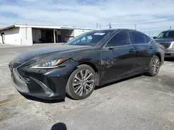 JTHB21B13K2025219 2019 LEXUS ES