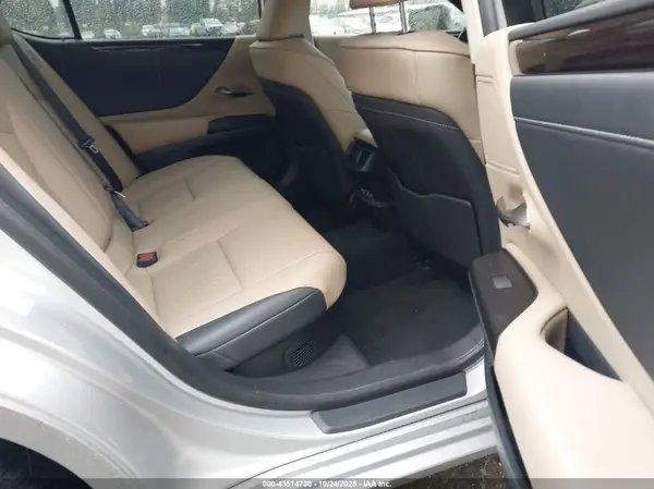 JTHB21B13K2027326 2019 LEXUS ES - Image 8