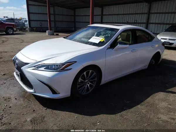 JTHB21B13K2032252 2019 LEXUS ES - Image 2